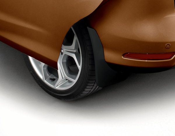 B-MAX MUD FLAPS WITH FITTING  08/2012  09/2017